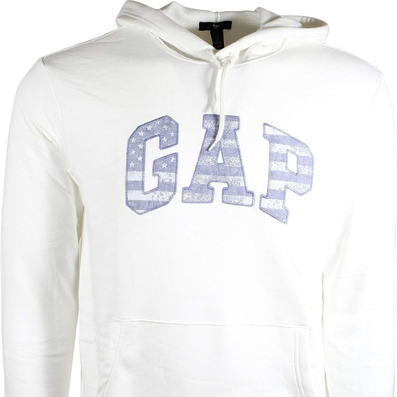 Gap sweaters with logo 2025